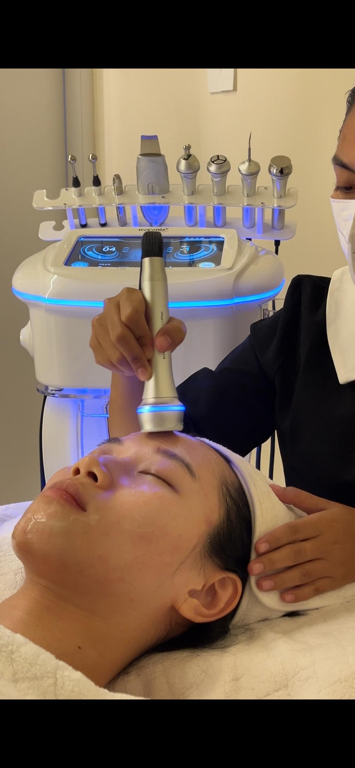 La Mer Intense Hydrating Facial