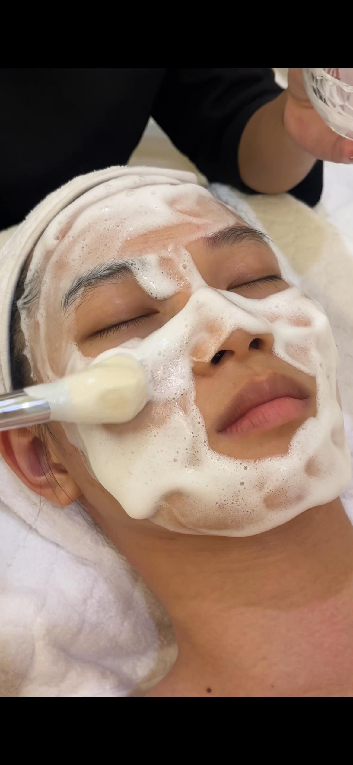 La Mer Intense Hydrating Facial